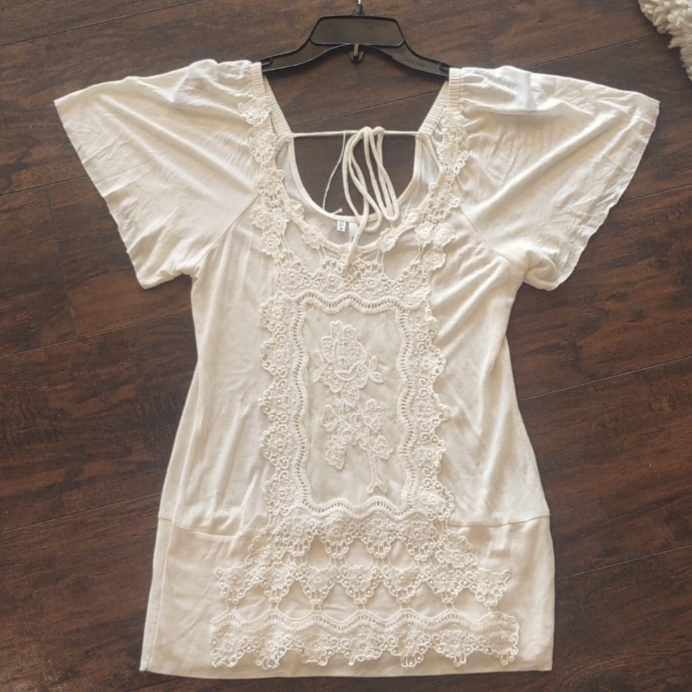 Studio Y lace flow and fitted Top. Size M.